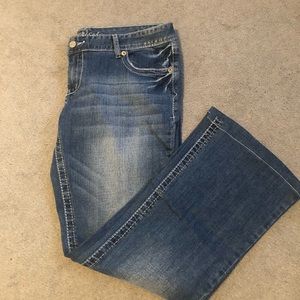 Bootcut denim jeans in short